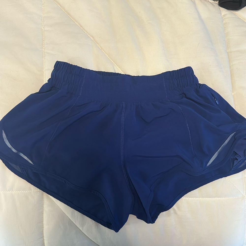 Lululemon Hotty Hot 2.5 inch inseam size 4 Royal Blue